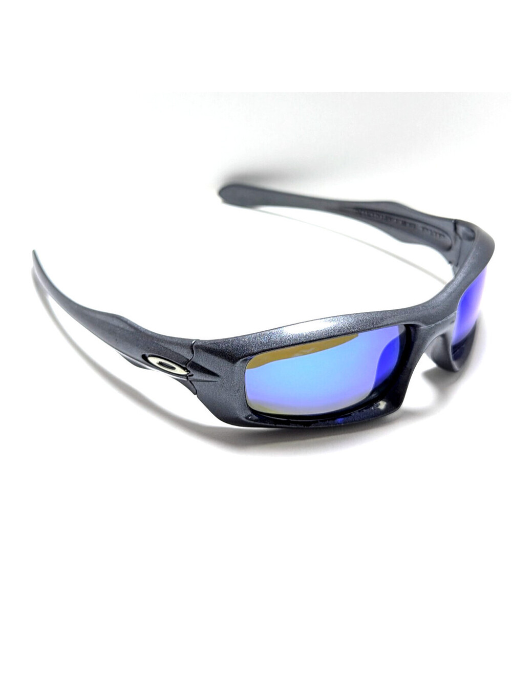 Oakley Monster Pup Blue Lens Polished Grey Silver Wrap Men’s Sport Sunglasses
